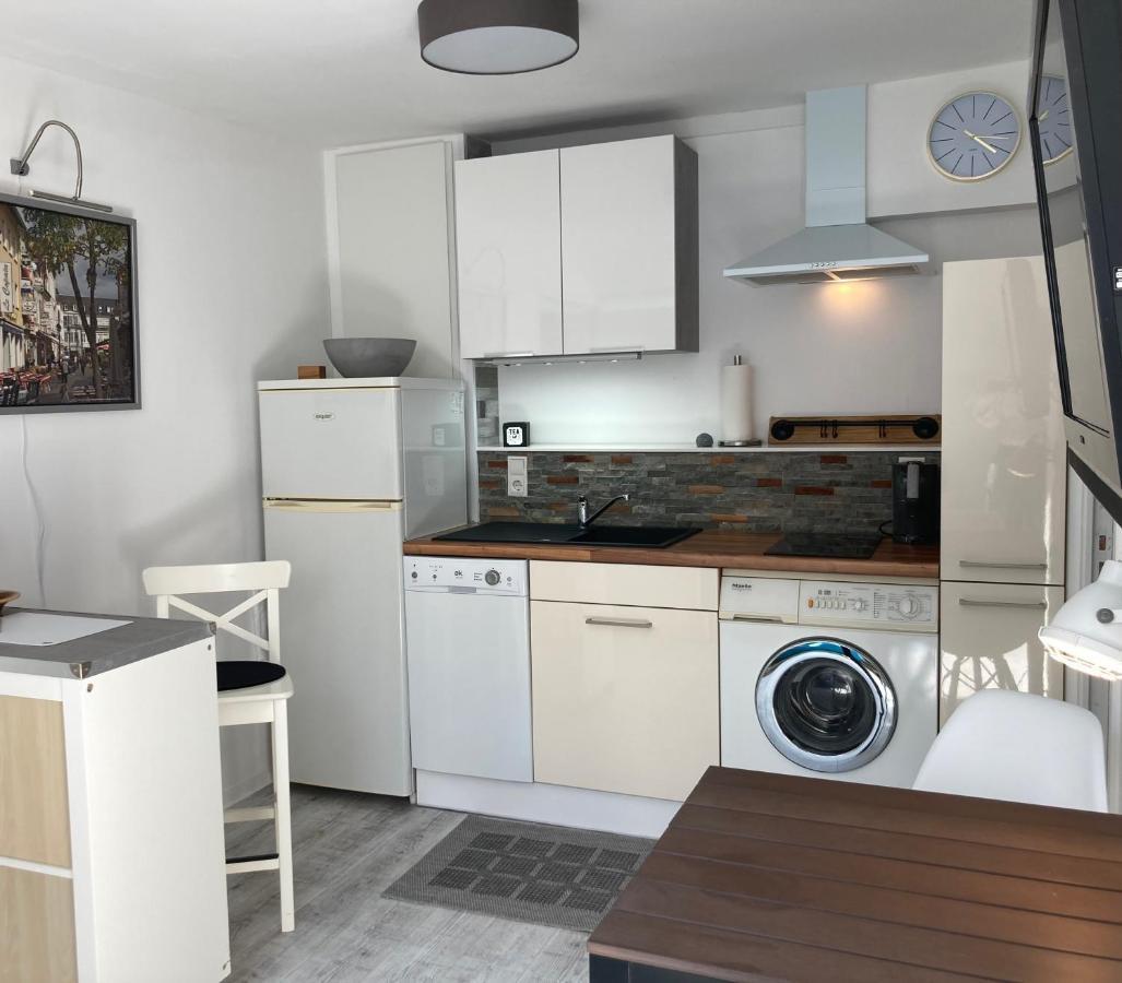 Living At Saarpartments - Adultsonly - Business & Holiday Homes With Kitchen For Long- And Short Term Stay, 3 Min To St Johanner Markt And Points Of Interest Saarbruecken Ngoại thất bức ảnh